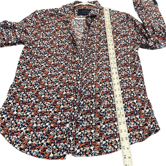 Floral button front shirt with contrasting cuffs - Picture 5 of 9
